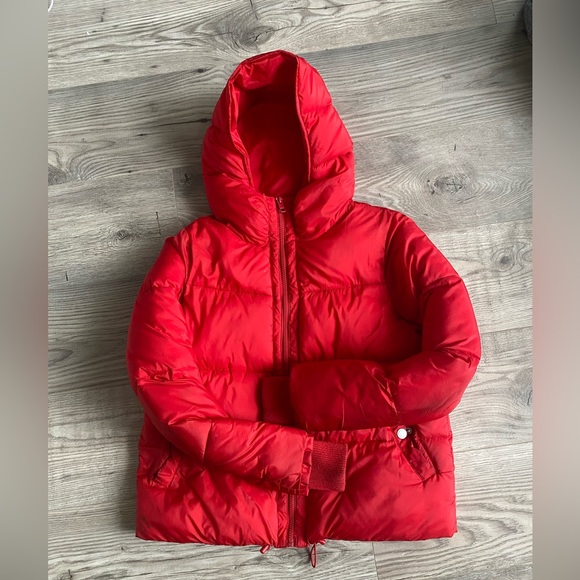 American Eagle Red Puffer - Picture 2 of 3